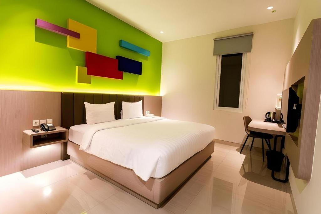 Zoom Dharmahusada Hotel سورابايا المظهر الخارجي الصورة