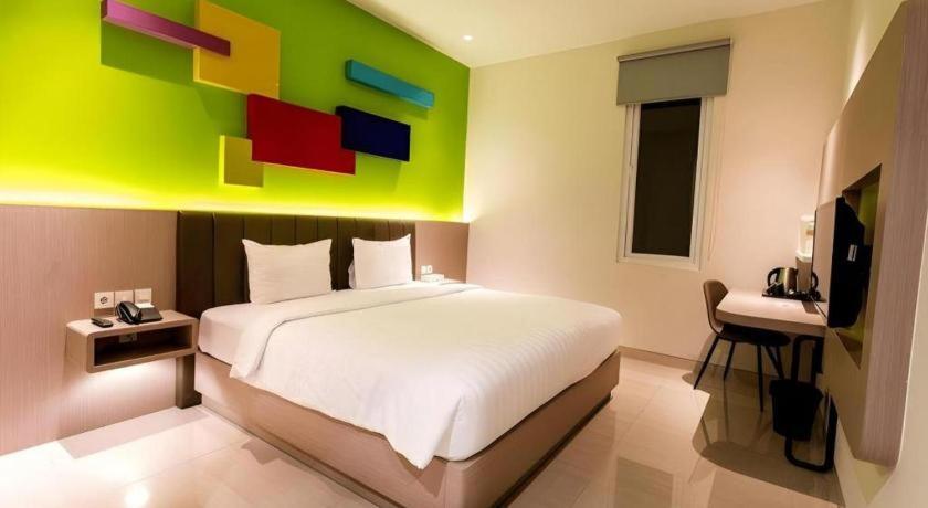 Zoom Dharmahusada Hotel سورابايا المظهر الخارجي الصورة