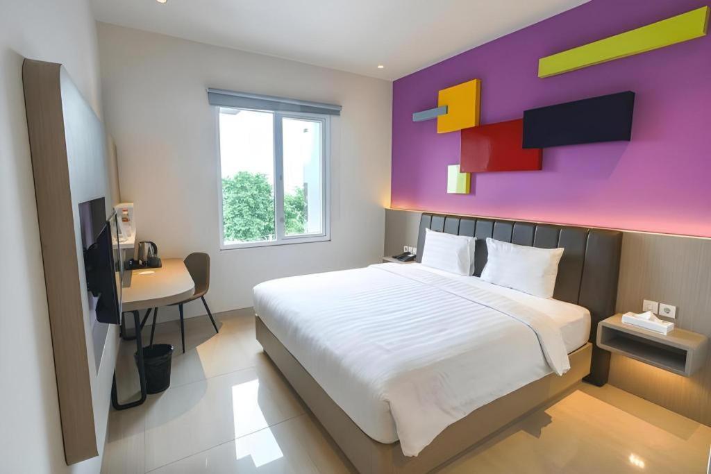 Zoom Dharmahusada Hotel سورابايا المظهر الخارجي الصورة